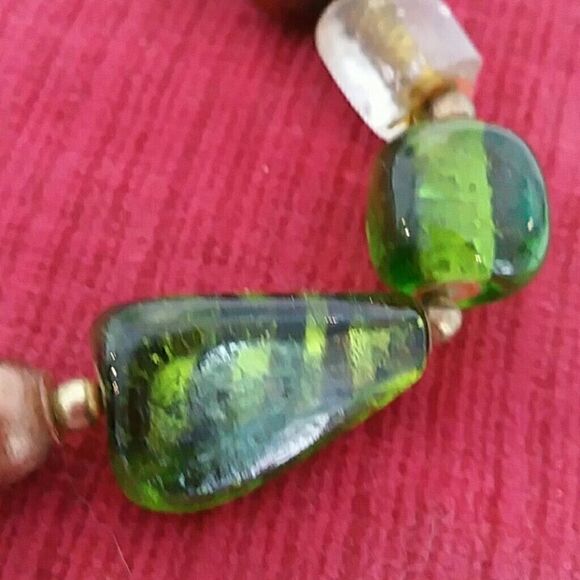 FUN GORGEOUS GREEN BEADS NECKLACE - Picture 5 of 7